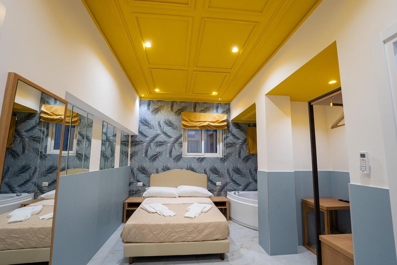 Greros H. Rooms Napoli Centro By Clapa Group Dislocated Hospitality Exterior foto